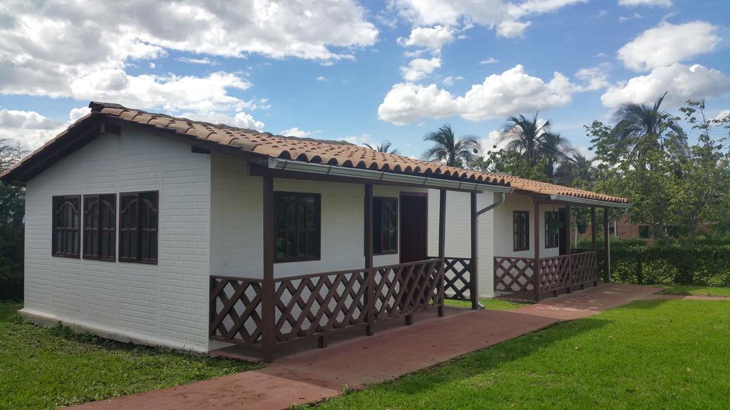 Hosteria Rosa Blanca Puembo Exterior foto